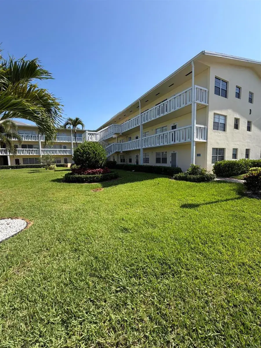 2 bedroom 1 bath Residential for sale at 166 Dorset D, Boca Raton FL 33434