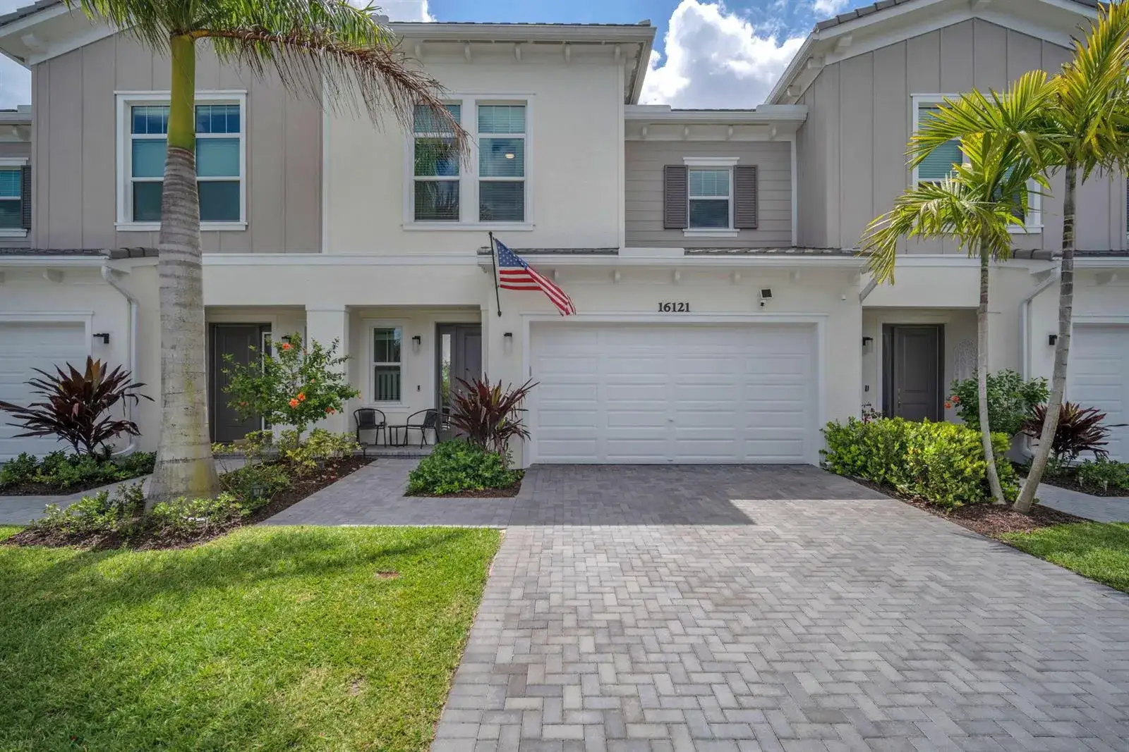 3 bedroom 2 bath Residential for sale at 16121 Oakview Drive, Westlake FL 33470
