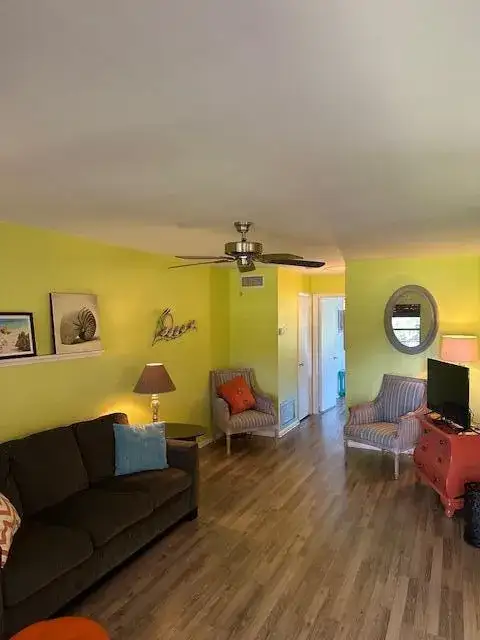 1 bedroom 1 bath Residential Lease for rent at 16 Vista Palm Lane # 205, Vero Beach FL 32962