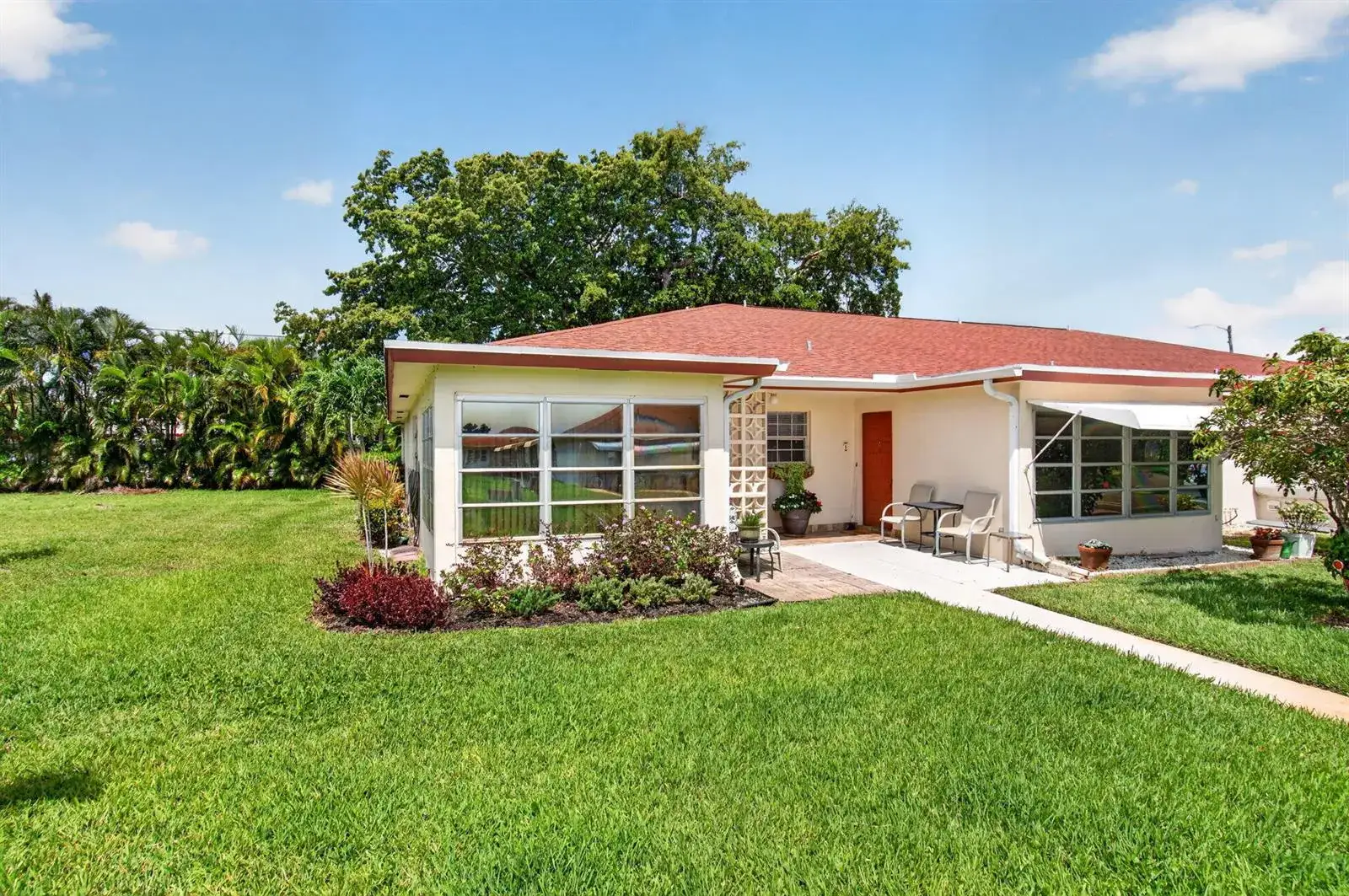 2 bedroom 2 bath Residential for sale at 5250 NW 3rd Court # A, Delray Beach FL 33445