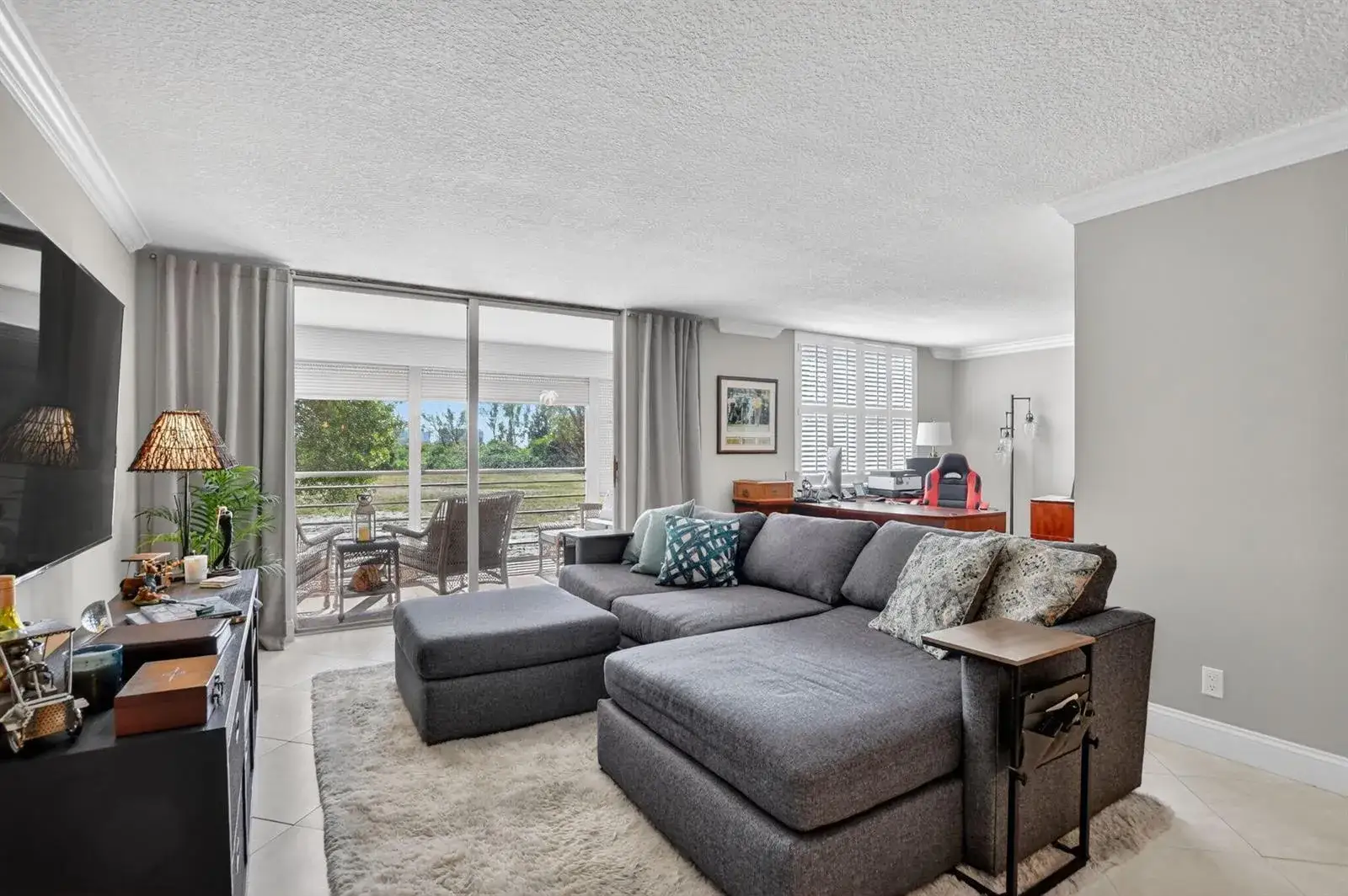 2 bedroom 2 bath Residential for sale at 6300 NW 2nd Avenue # 306, Boca Raton FL 33487