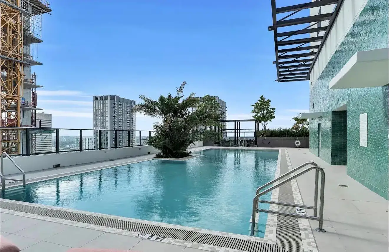 2 bedroom 2 bath Residential for sale at 11 NE 6th Street # 2507, Miami FL 33132
