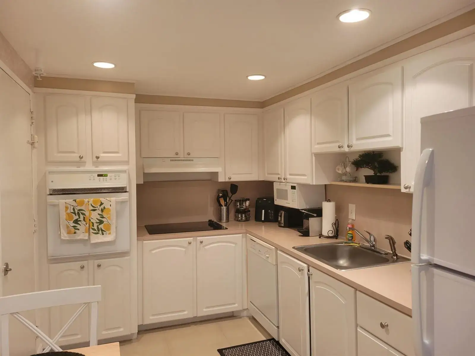 1 bedroom 1 bath Residential Lease for rent at 3901 S Ocean Drive # 12t, Hollywood FL 33019