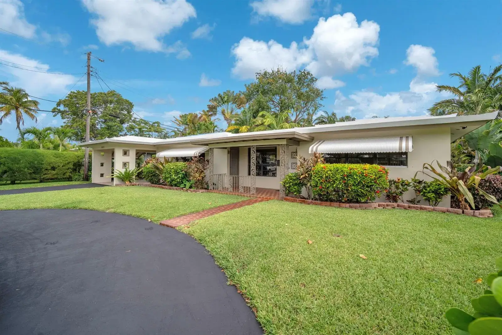 3 bedroom 2 bath Residential for sale at 601 NW 29th Street, Wilton Manors FL 33311