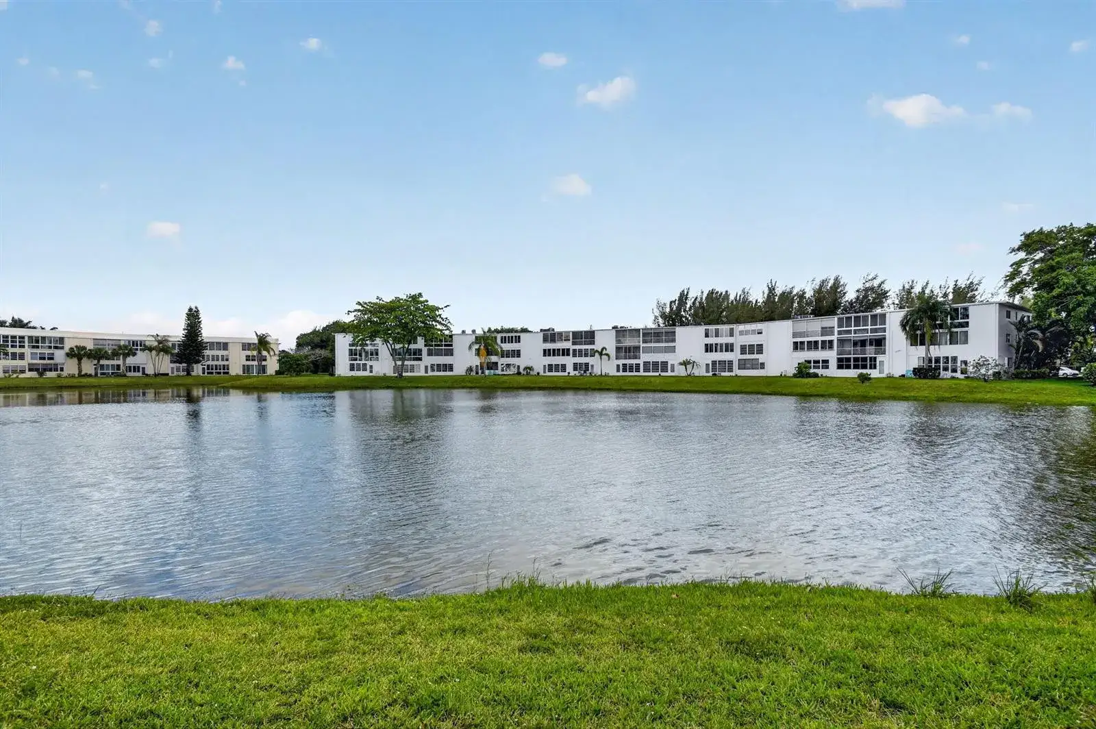 2 bedroom 2 bath Residential for sale at 202 Wellington D, West Palm Beach FL 33417