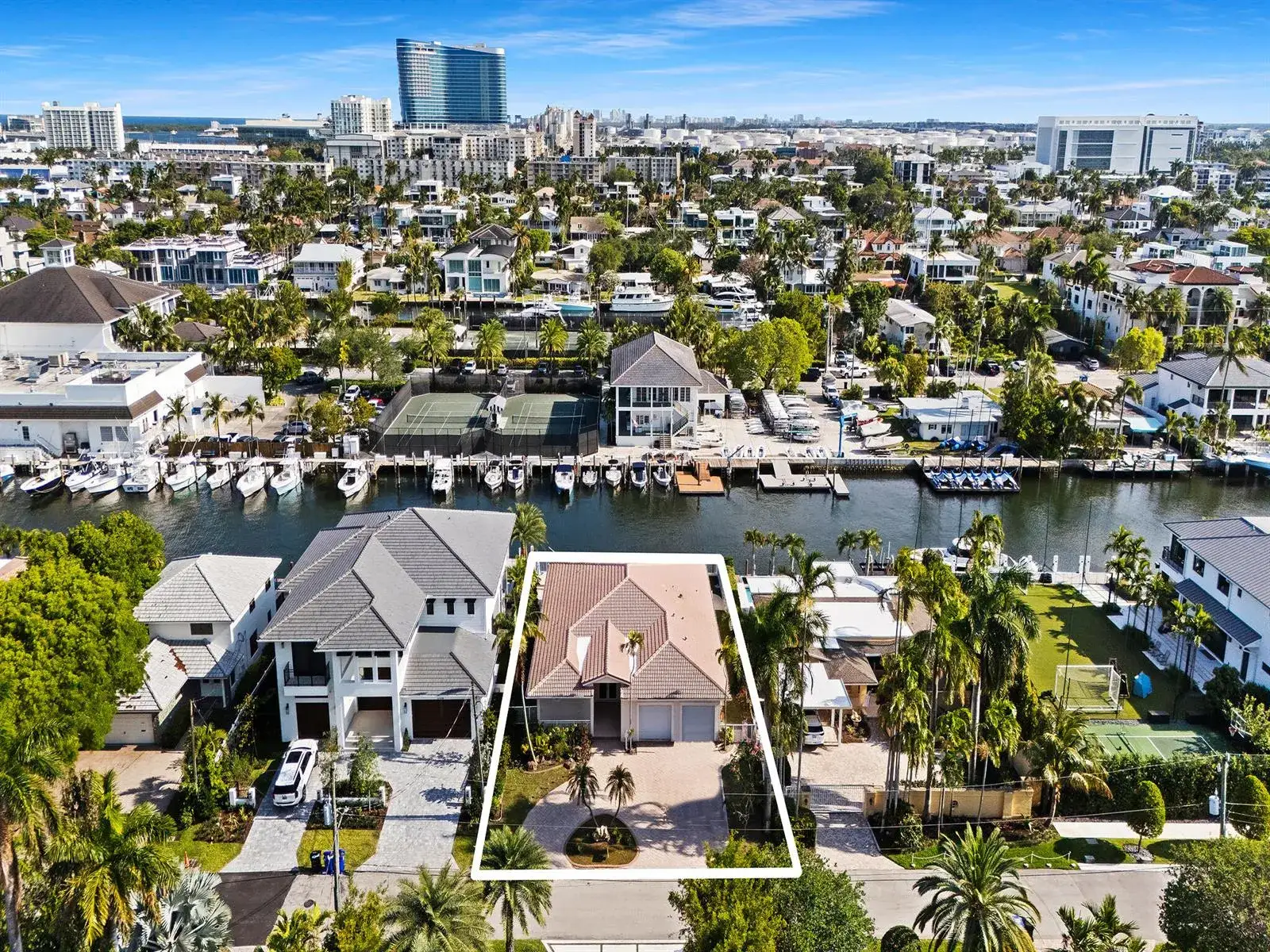 4 bedroom 4 bath Residential for sale at 1630 SE 11th Street, Fort Lauderdale FL 33316