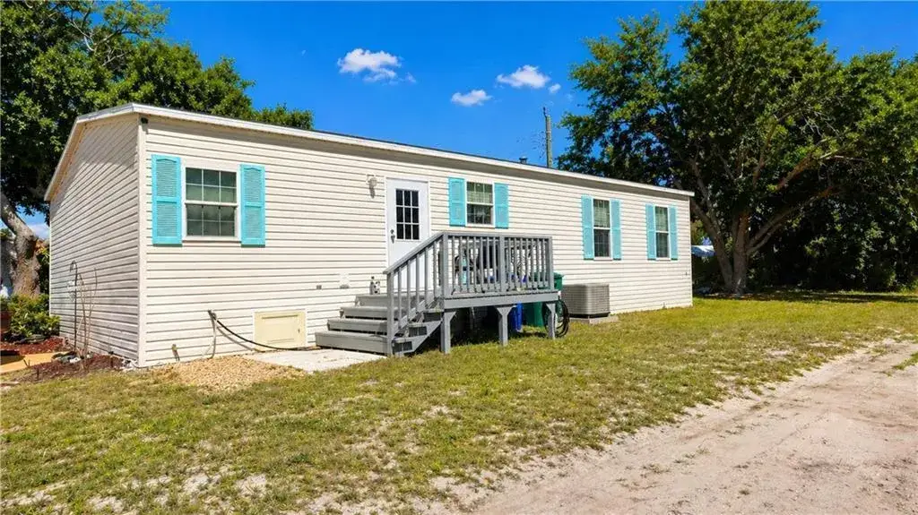 3 bedroom 2 bath Residential for sale at 324 Valencia Street, Sebastian FL 32958