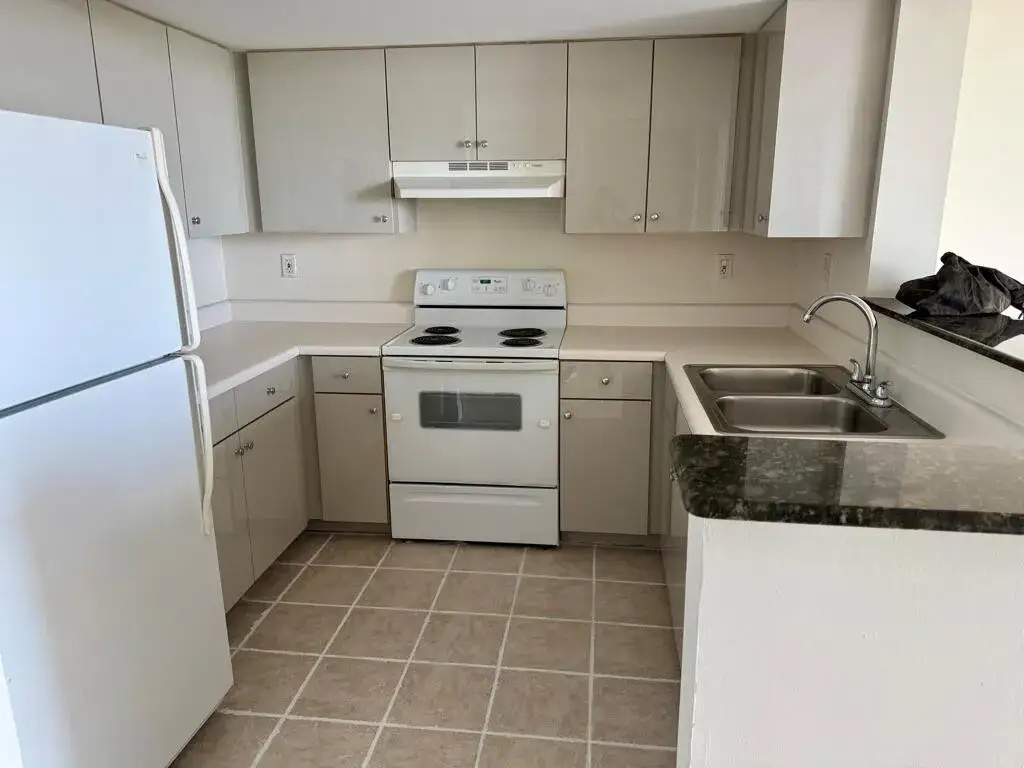 1 bedroom 1 bath Residential for sale at 3000 Coral Way # 1007, Miami FL 33145