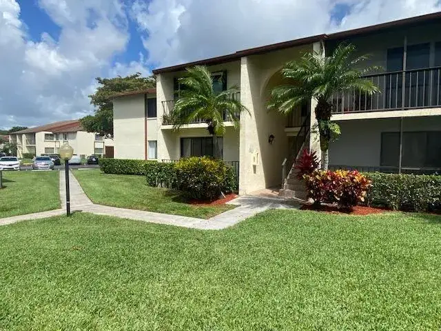 2 bedroom 2 bath Residential Lease for rent at 202 Foxtail Drive # F1, FL 33415