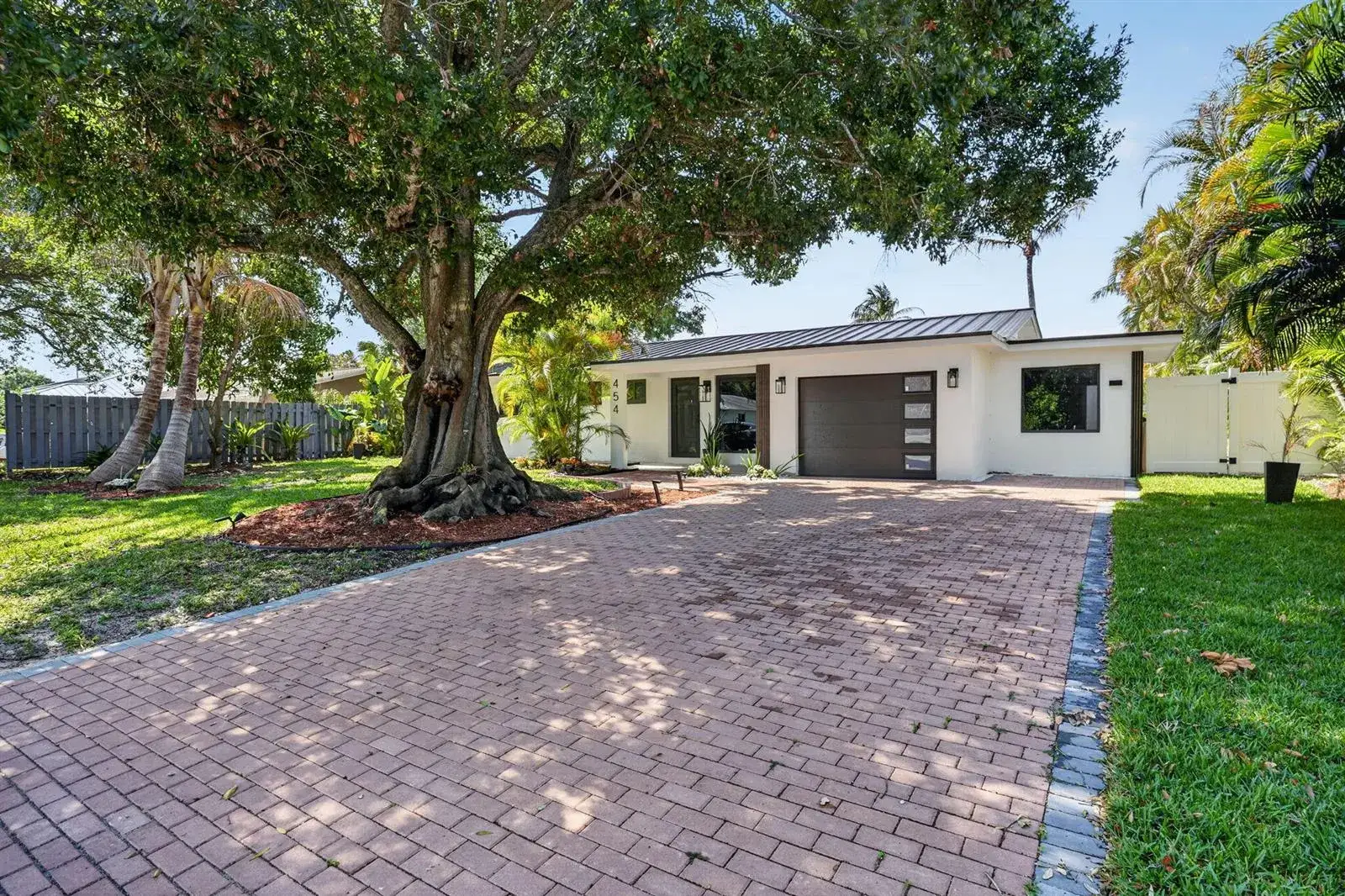 3 bedroom 2 bath Residential for sale at 454 Dover Road, Jupiter FL 33469