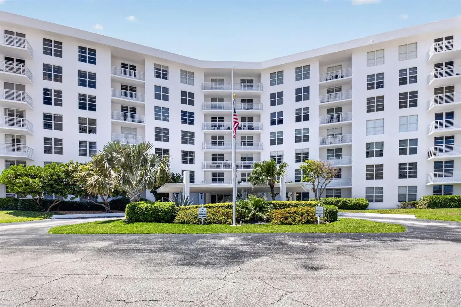 1 bedroom 1 bath Residential for sale at 2851 S Ocean Boulevard # 5m, Boca Raton FL 33432