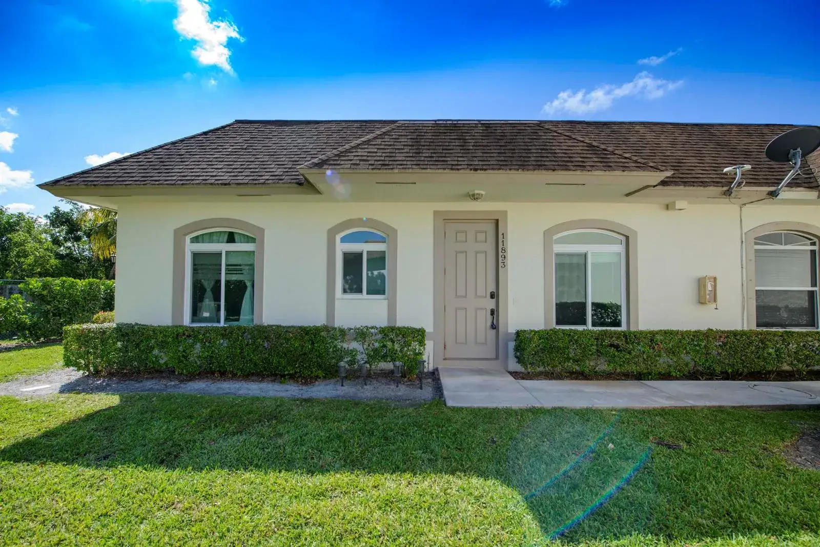 3 bedroom 2 bath Residential for sale at 11893 Sturbridge Lane, Wellington FL 33414
