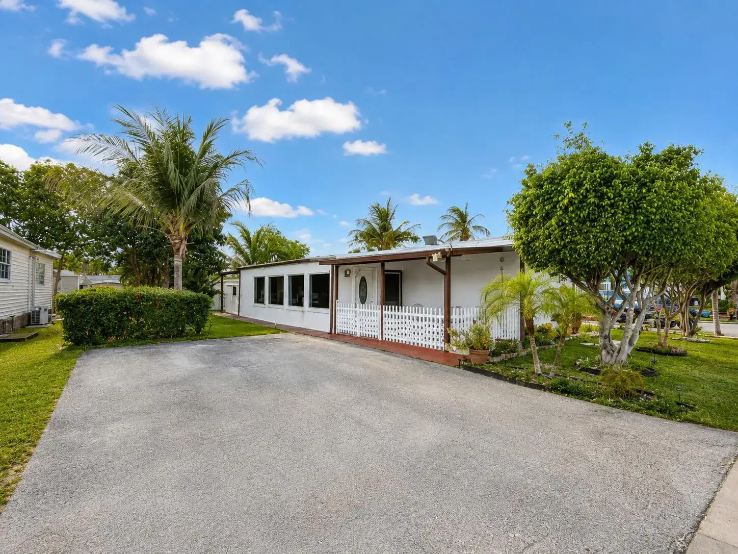 2 bedroom 2 bath Residential for sale at 11201 SW 55th Street # F16, Miramar FL 33025