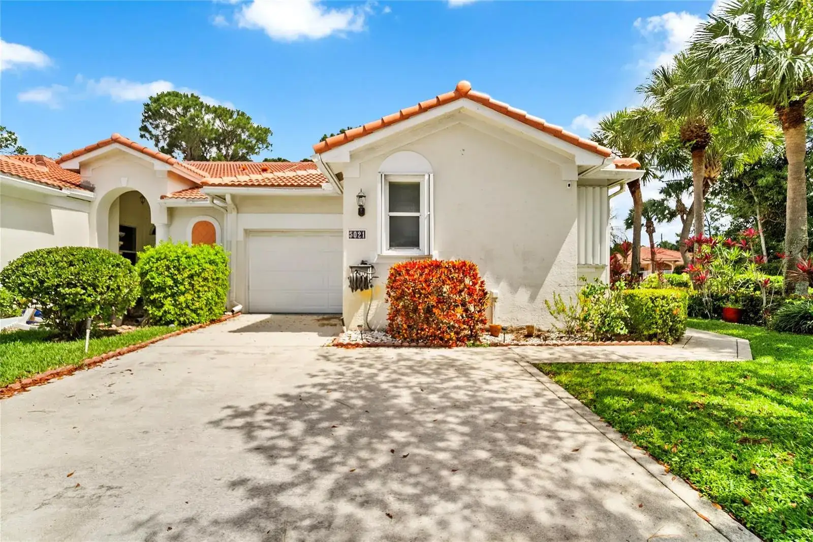 3 bedroom 2 bath Residential Lease for rent at 5021 S La Sedona Circle, Delray Beach FL 33484