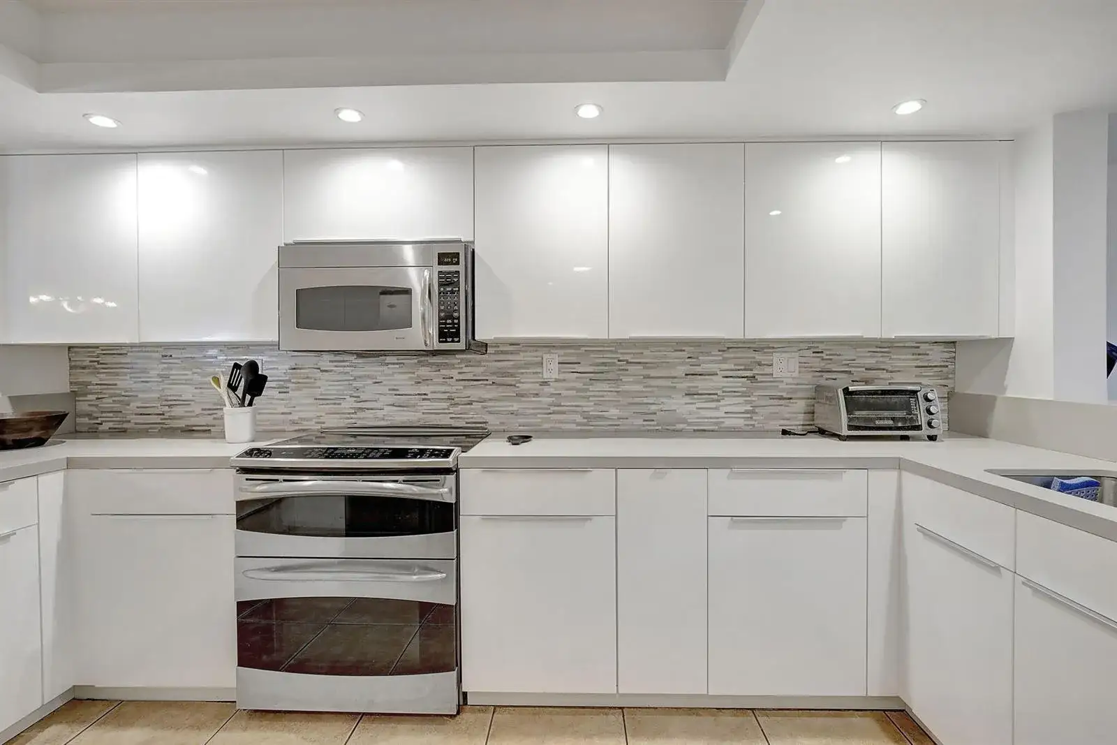 2 bedroom 2 bath Residential for sale at 141 SW 96th Terrace # 302, Plantation FL 33324