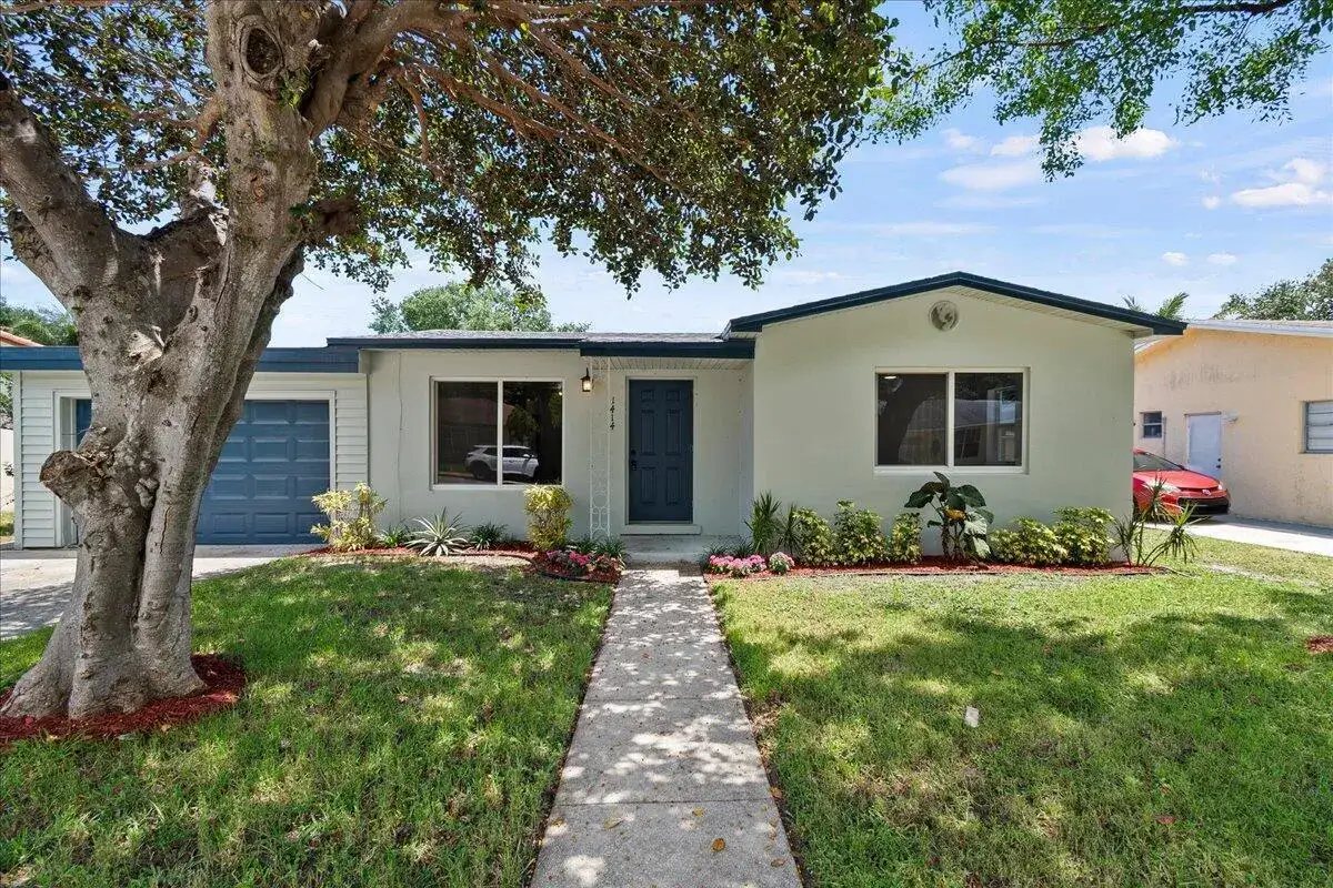 3 bedroom 2 bath Residential for sale at 1414 S N Street, FL 33460