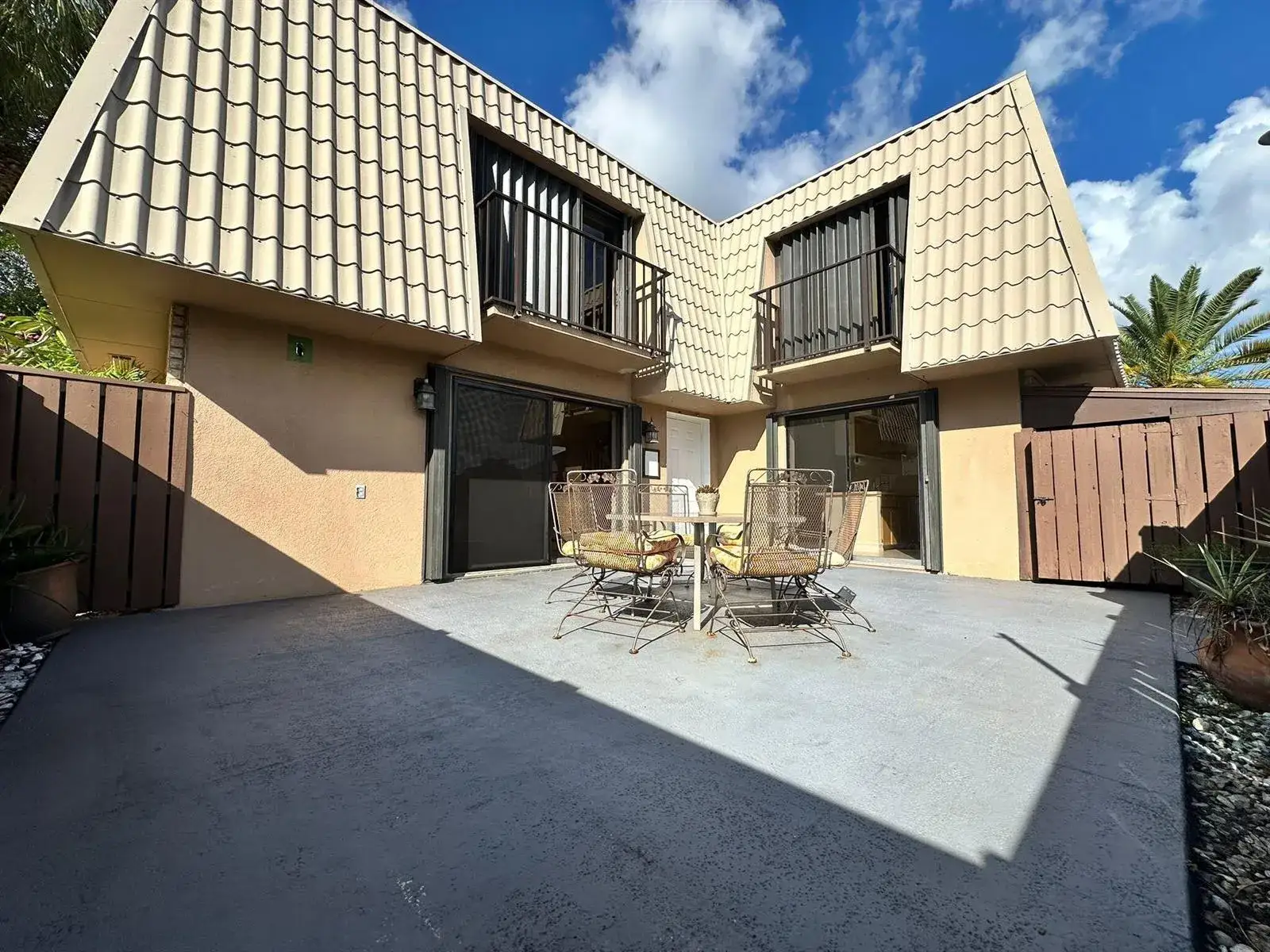 2 bedroom 2 bath Residential for sale at 5718 57th Way, West Palm Beach FL 33409