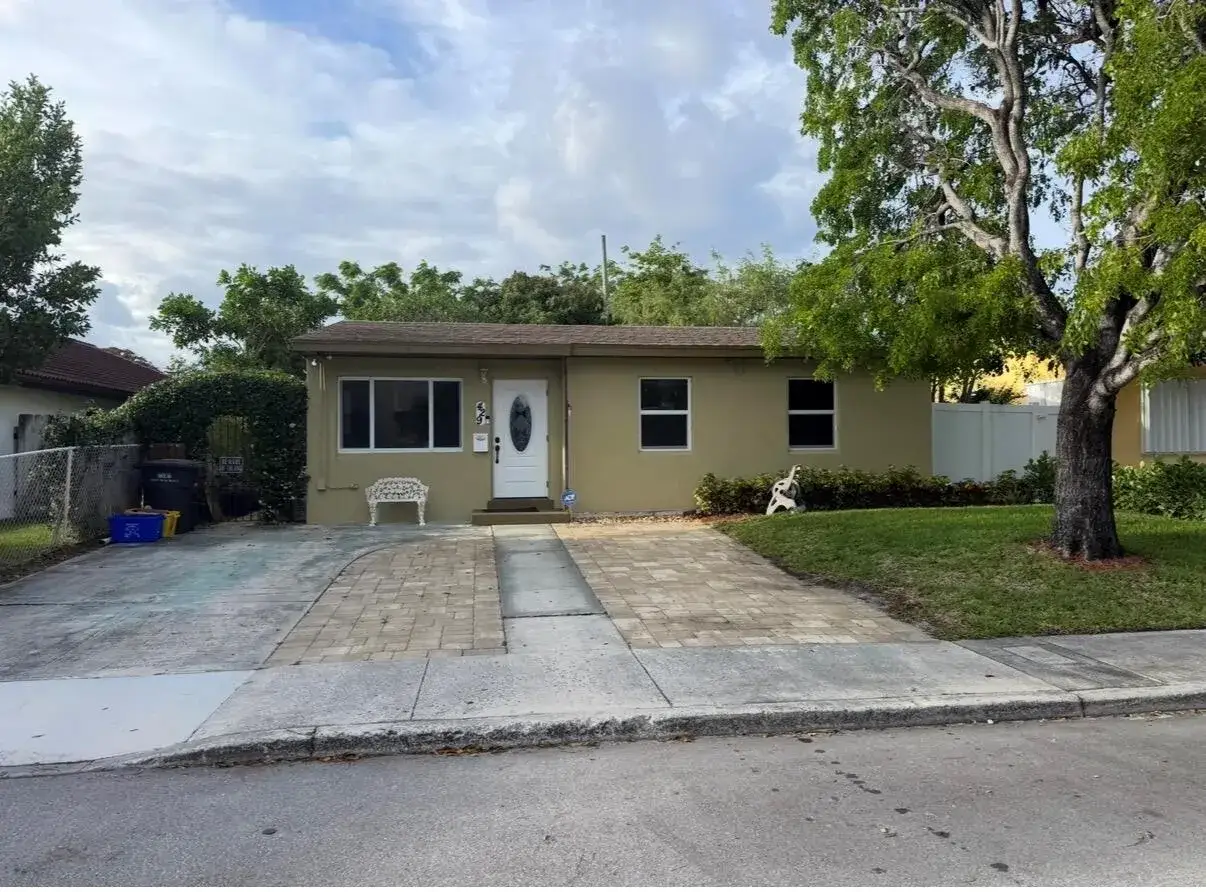 4 bedroom 2 bath Residential for sale at 429 Summa Street, West Palm Beach FL 33405