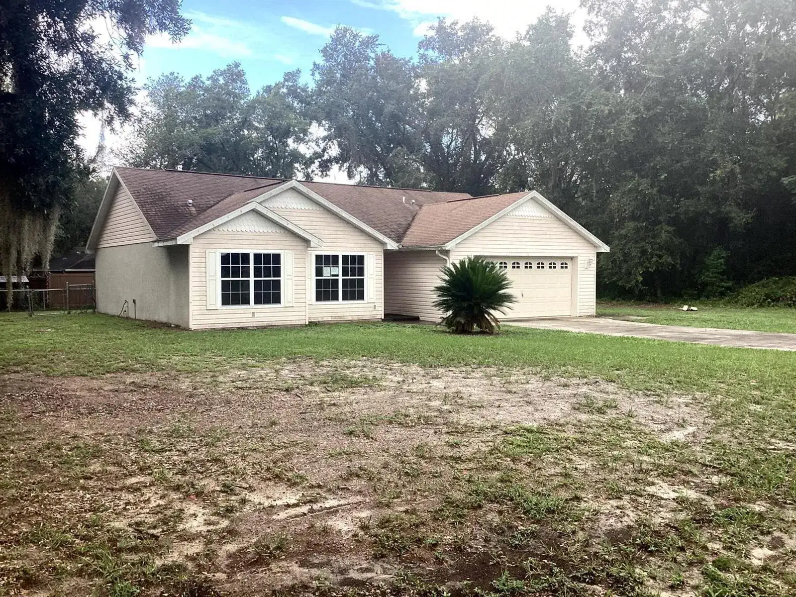 3 bedroom 2 bath Residential for sale at 11880 SE 195th Place, FL 34431