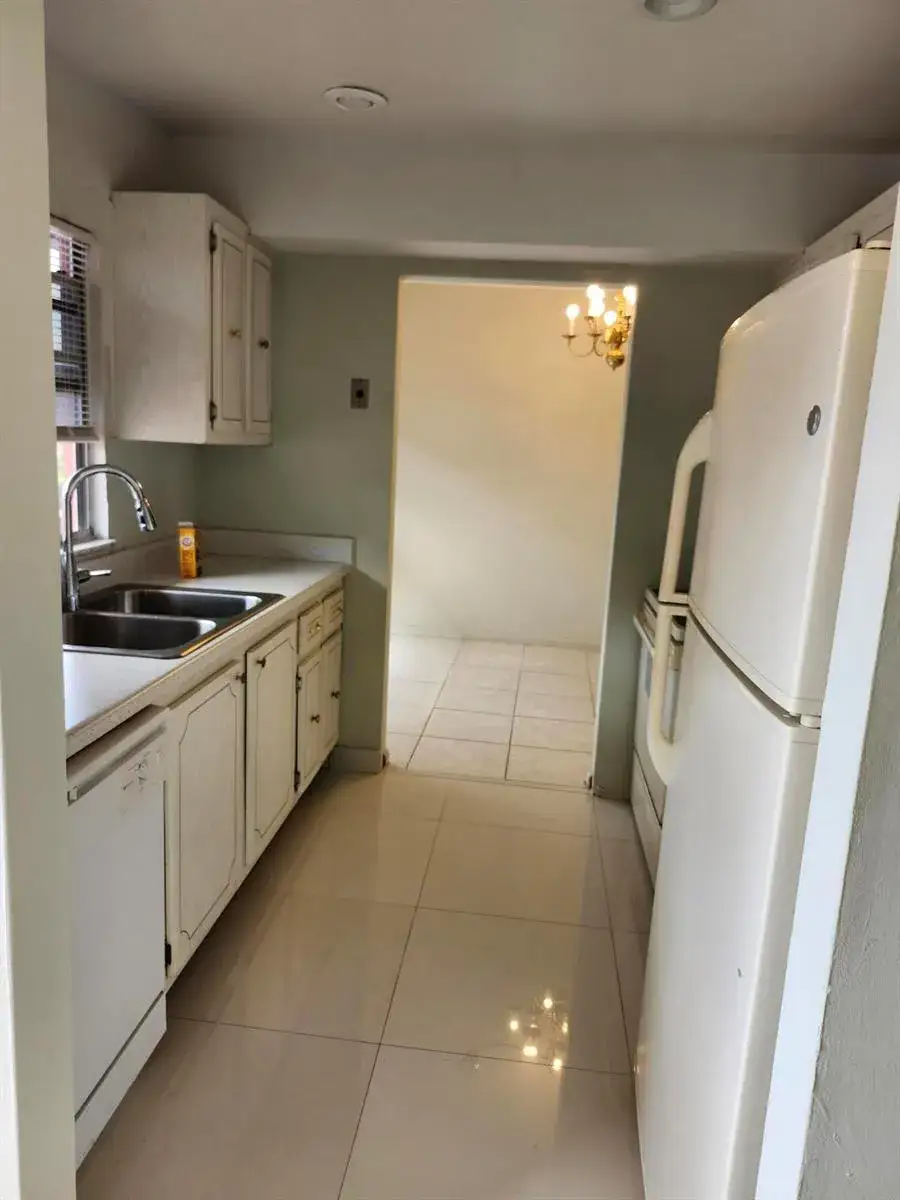 1 bedroom 1 bath Residential Lease for rent at 17 Golfs Edge # H, West Palm Beach FL 33417