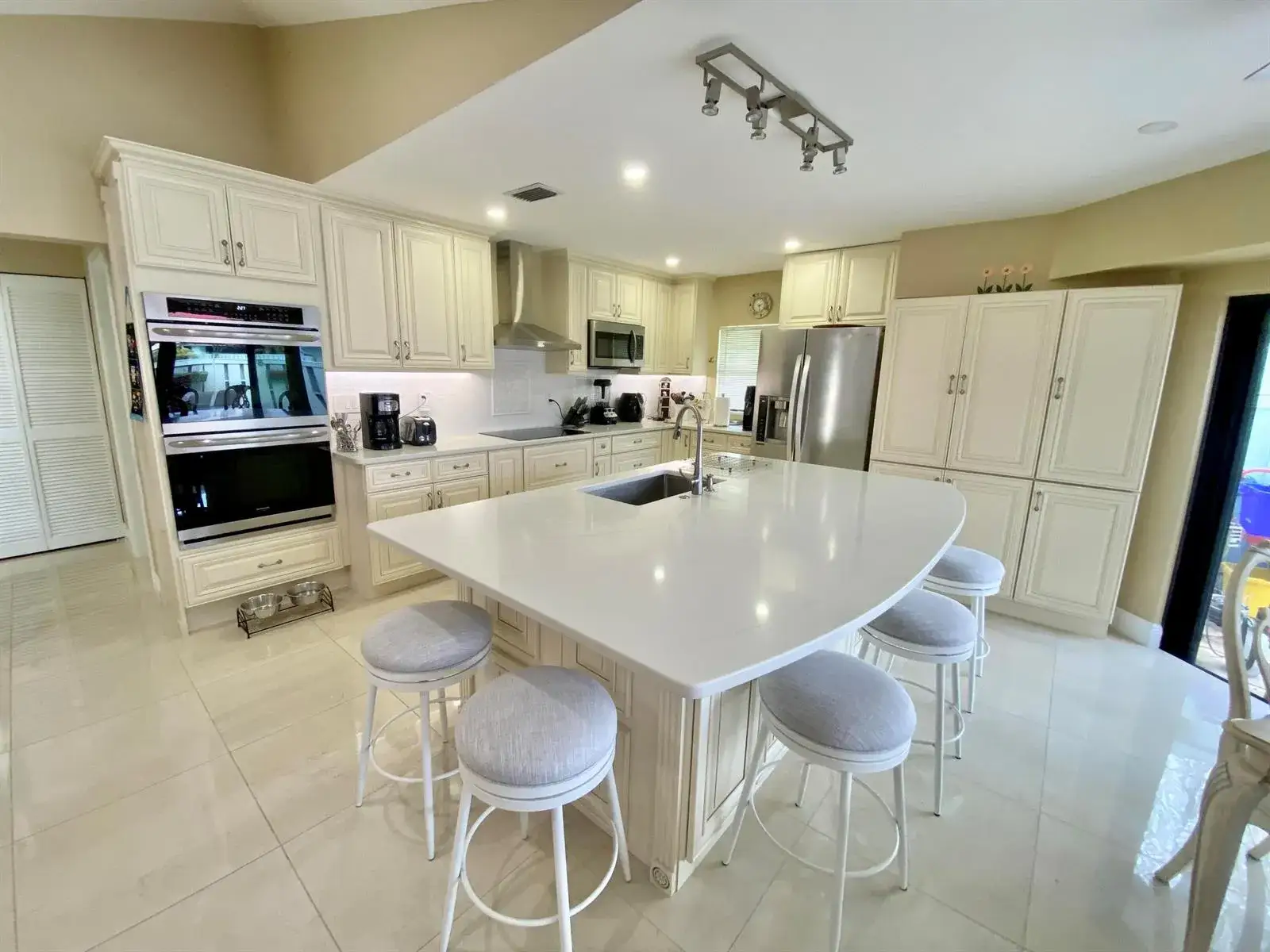 2 bedroom 2 bath Residential Lease for rent at 1127 E Seminole Avenue # 13d, Jupiter FL 33477
