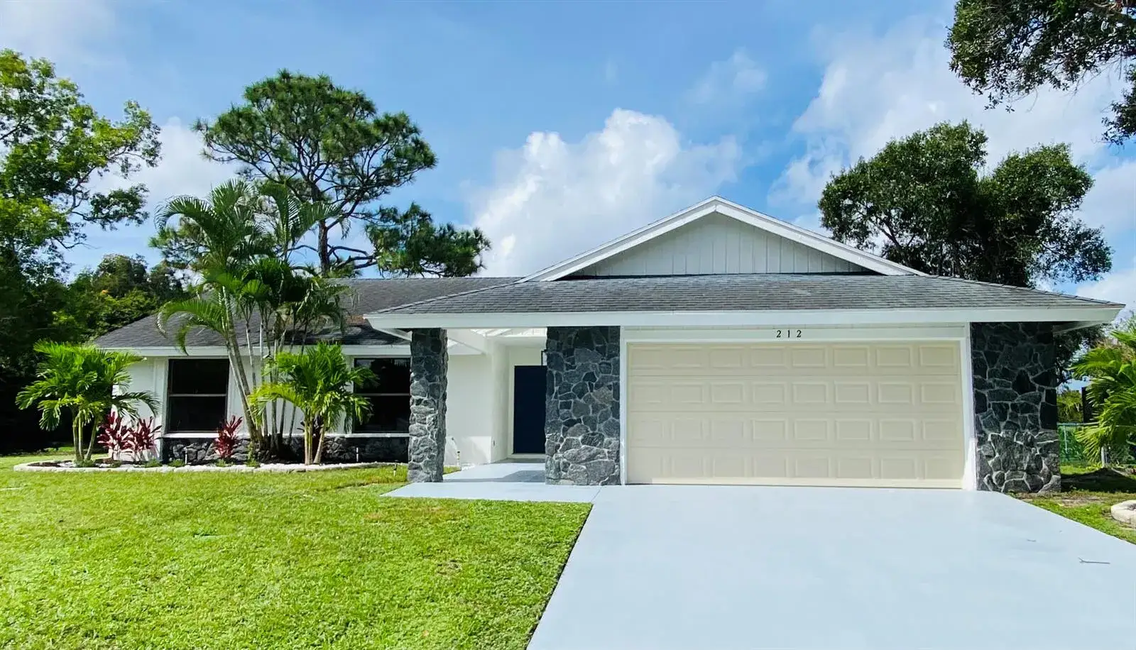 3 bedroom 2 bath Residential Lease for rent at 212 Trace Court, Royal Palm Beach FL 33411