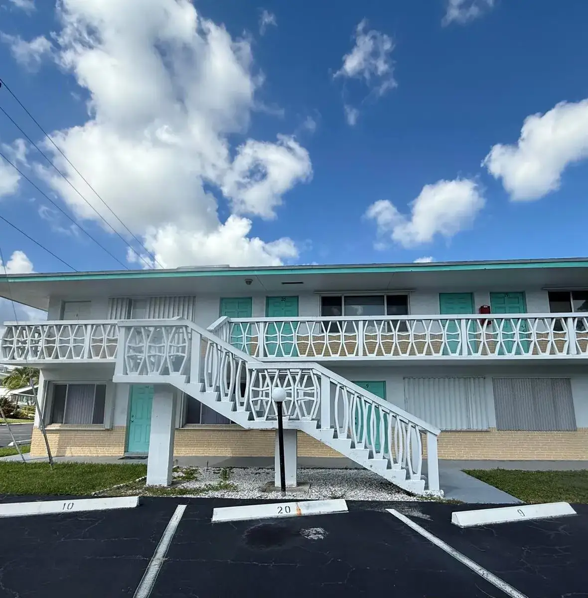 2 bedroom 1 bath Residential for sale at 2102 Lake Osborne Drive # 20, FL 33461