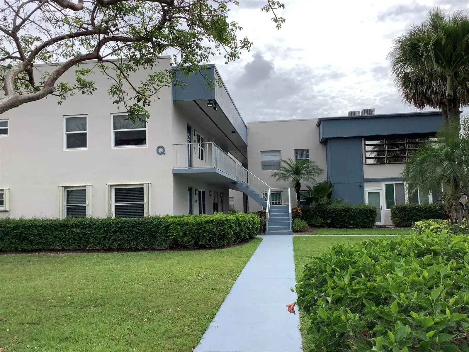 2 bedroom 2 bath Residential Lease for rent at 794 Normandy Q, Delray Beach FL 33484