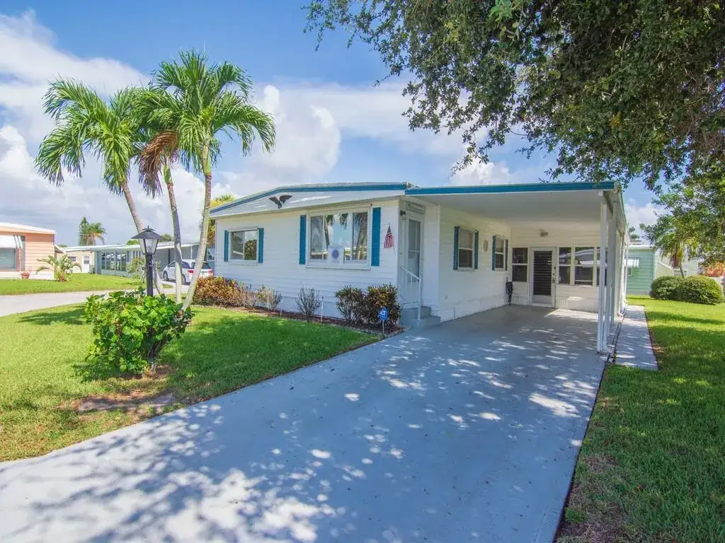 2 bedroom 2 bath Residential for sale at 264 NE Cameo Way, Jensen Beach FL 34957