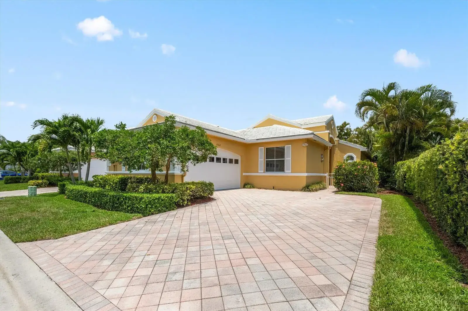 3 bedroom 2 bath Residential for sale at 4362 Kensington Park Way, Lake Worth FL 33449