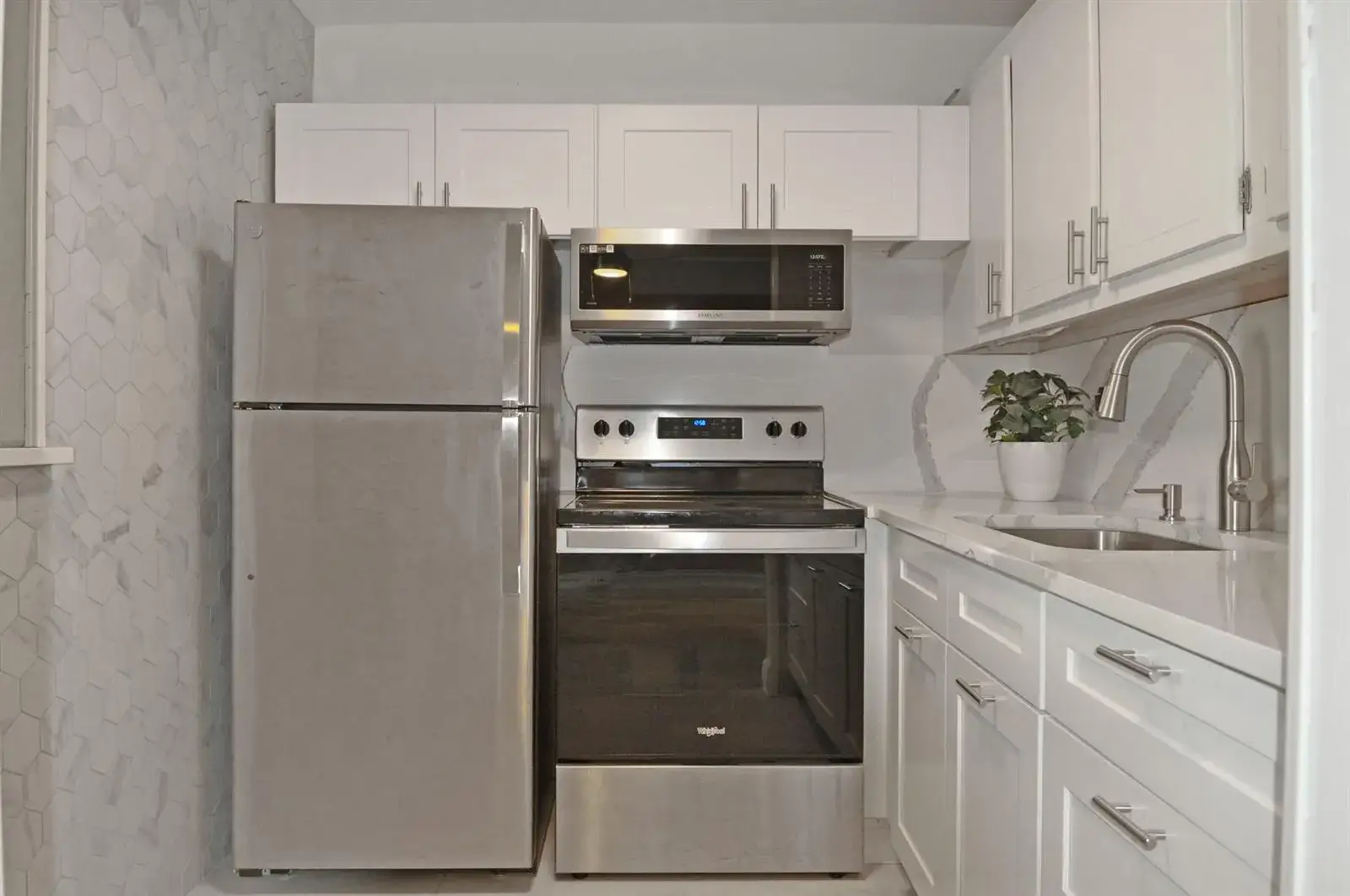 1 bedroom 1 bath Residential for sale at 238 Chatham L, West Palm Beach FL 33417