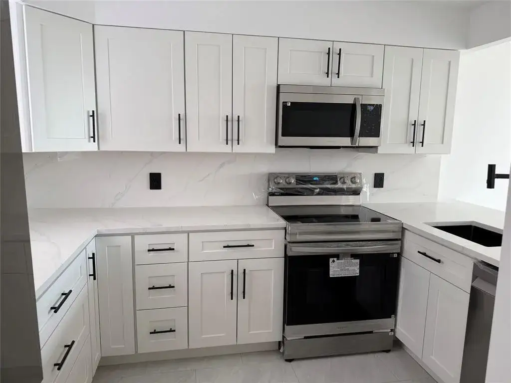 112 Royal Park Drive # 4b, Oakland Park FL 33309