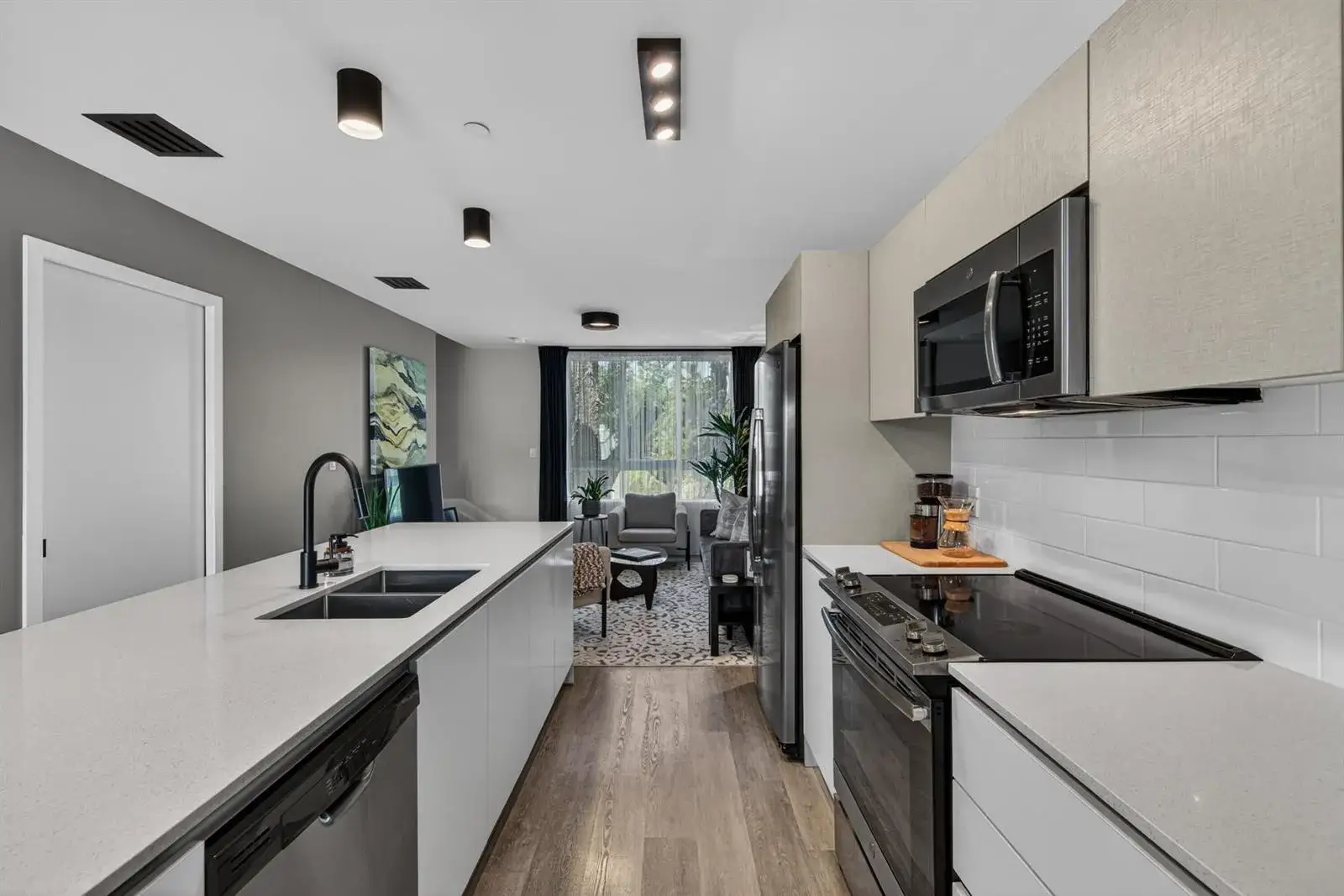2 bedroom 2 bath Residential for sale at 2535 NE 193rd Street # 3203, Miami FL 33180