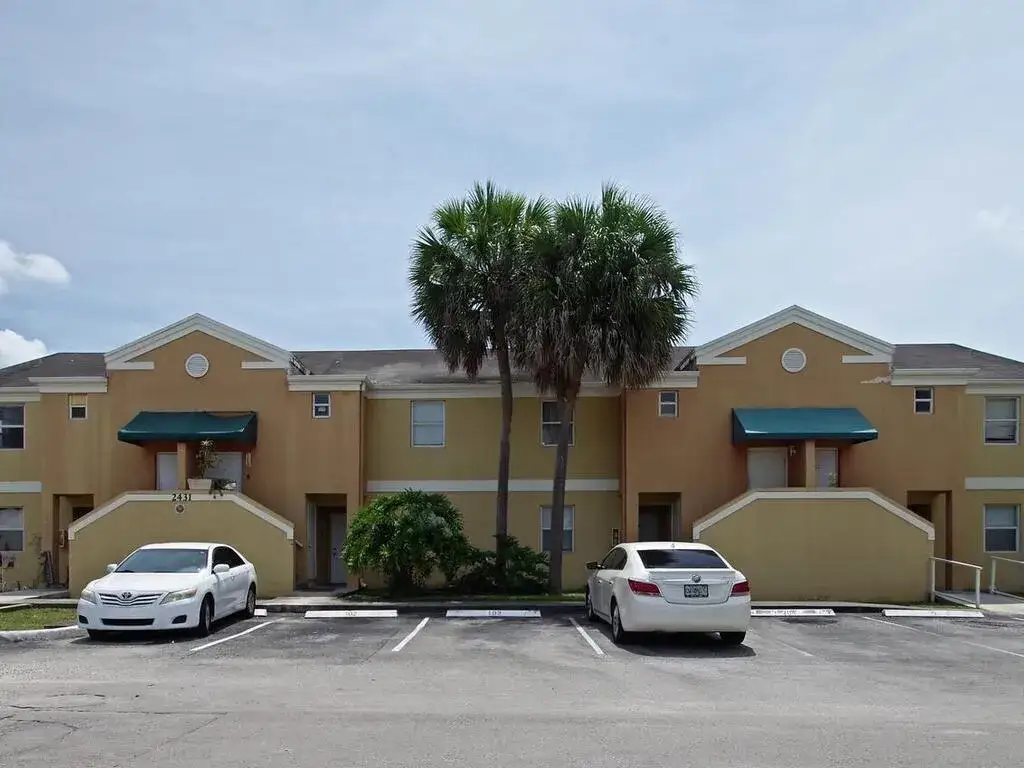 2 bedroom 2 bath Residential Lease for rent at 2431 NW 56th Avenue # 201, Lauderhill FL 33313