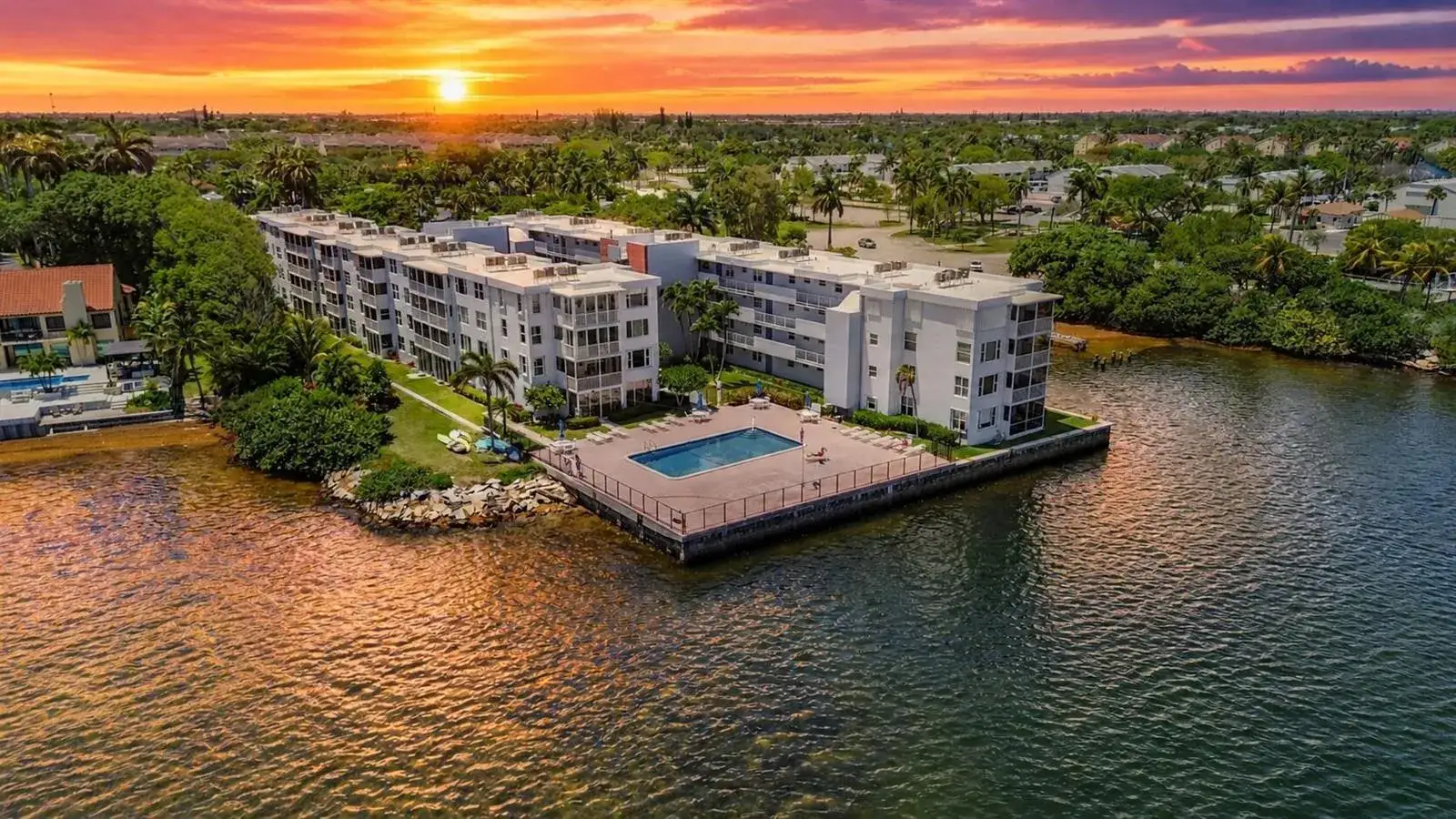 2 bedroom 2 bath Residential for sale at 1820 New Palm Way # 308, Boynton Beach FL 33435