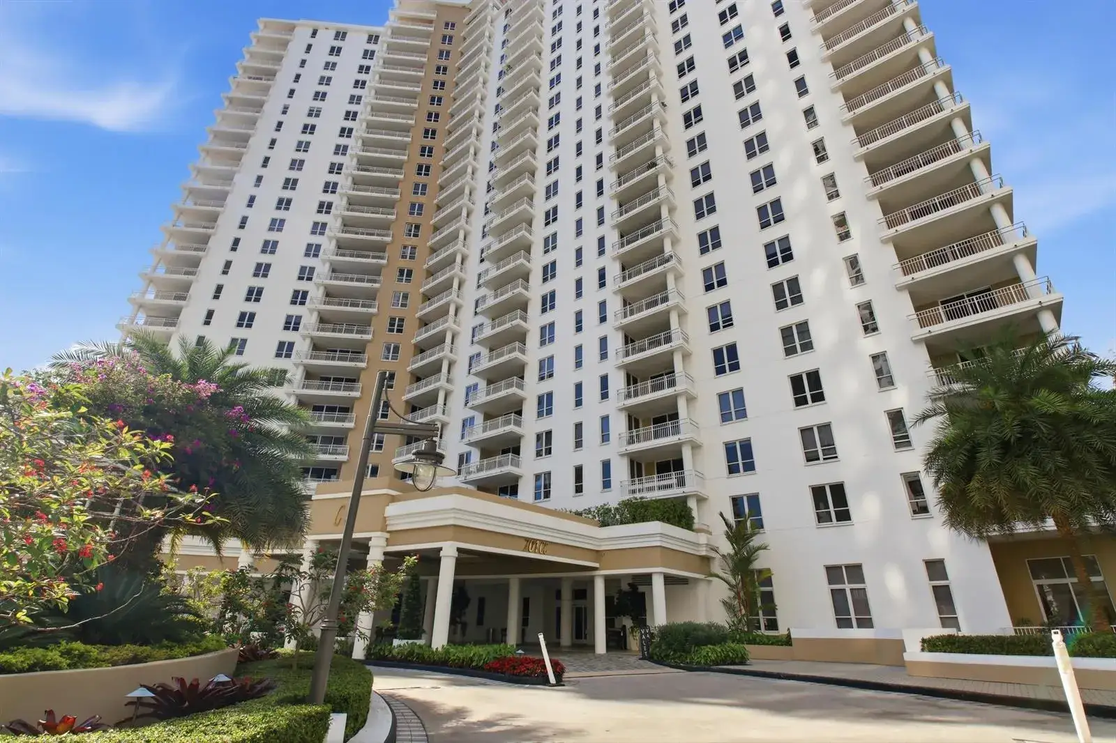 2 bedroom 2 bath Residential for sale at 701 Brickell Key Boulevard # 610, Miami FL 33131