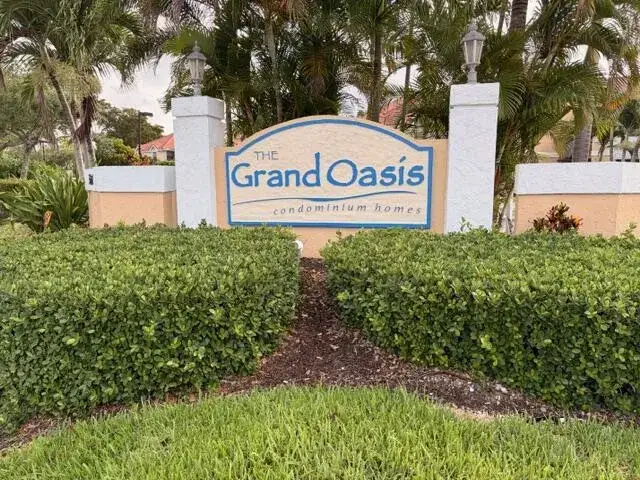 1 bedroom 1 bath Residential for sale at 5661 Riverside Drive, Coral Springs FL 33067