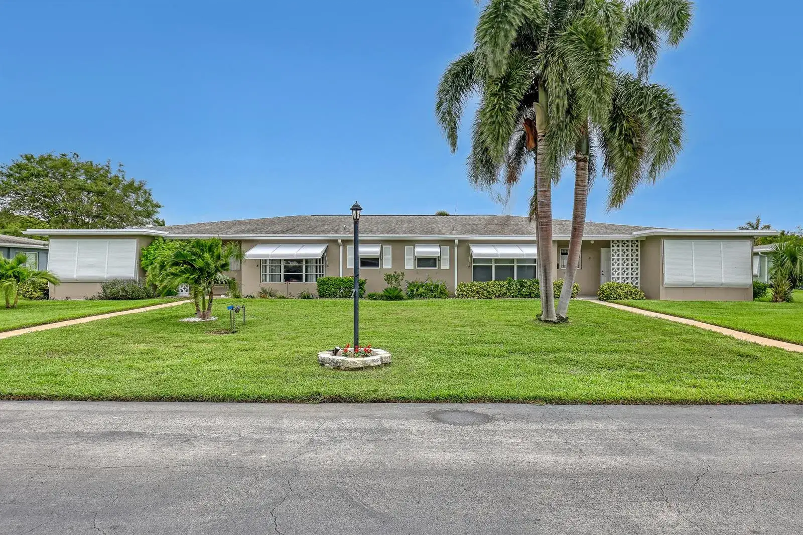1 bedroom 1 bath Residential for sale at 245 Main Boulevard # B, Boynton Beach FL 33435