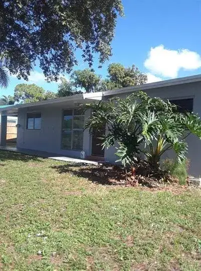 223 SE 14th Place, Deerfield Beach FL 33441