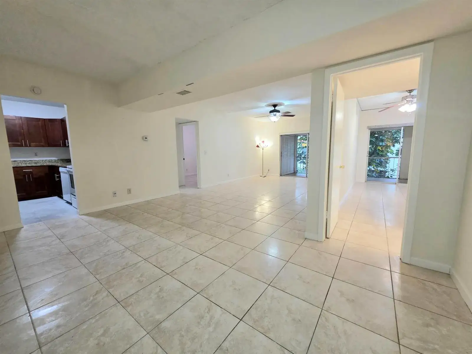 2 bedroom 2 bath Residential Lease for rent at 638 NW 13th Street # 0270, Boca Raton FL 33486