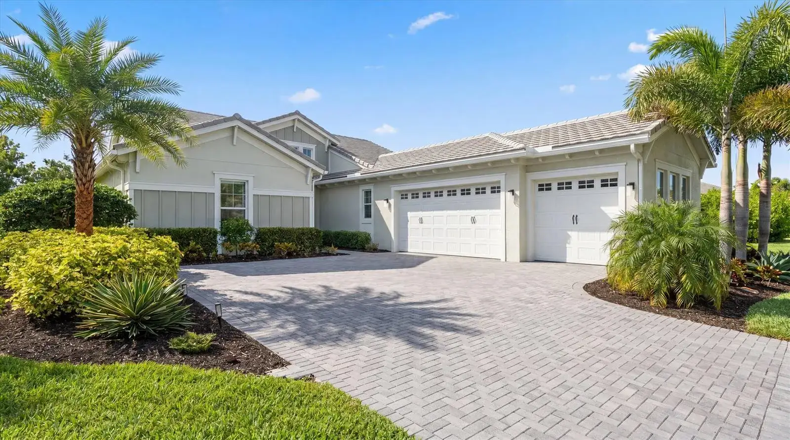 3 bedroom 3 bath Residential for sale at 5919 Jasmine Lane, Westlake FL 33470