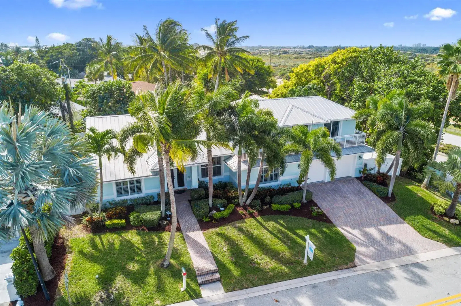 3 bedroom 3 bath Residential for sale at 490 Mars Way, Juno Beach FL 33408