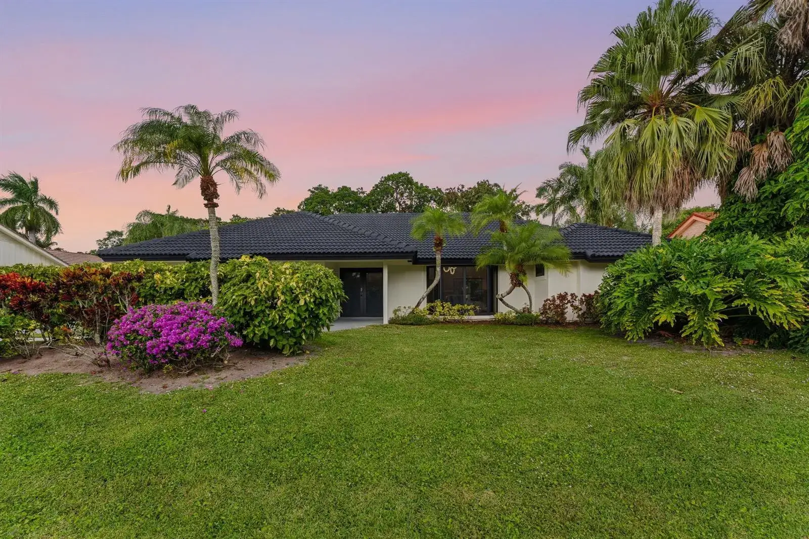 4 bedroom 2 bath Residential for sale at 2 Dunbar Road, Palm Beach Gardens FL 33418