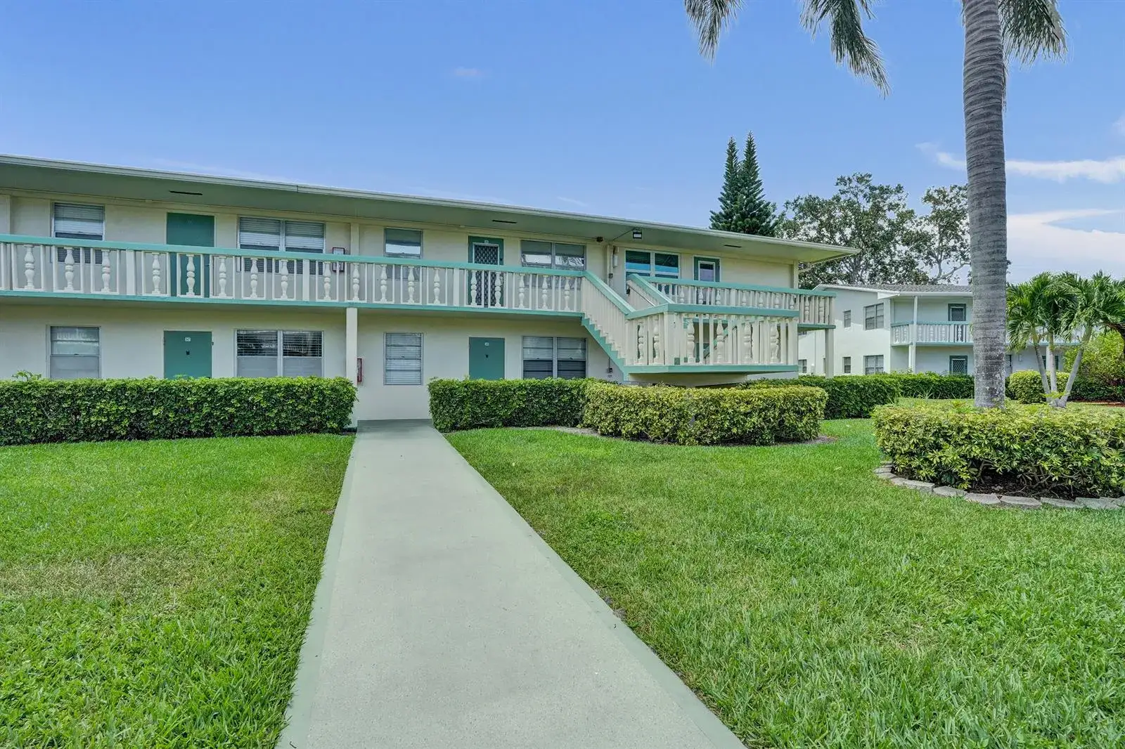 2 bedroom 1 bath Residential for sale at 358 Oakridge T # 358, Deerfield Beach FL 33442