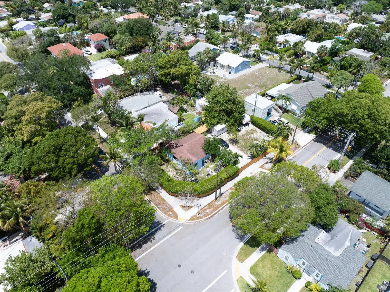 2 bedroom 2 bath Residential for sale at 1915 Lake Avenue, West Palm Beach FL 33401