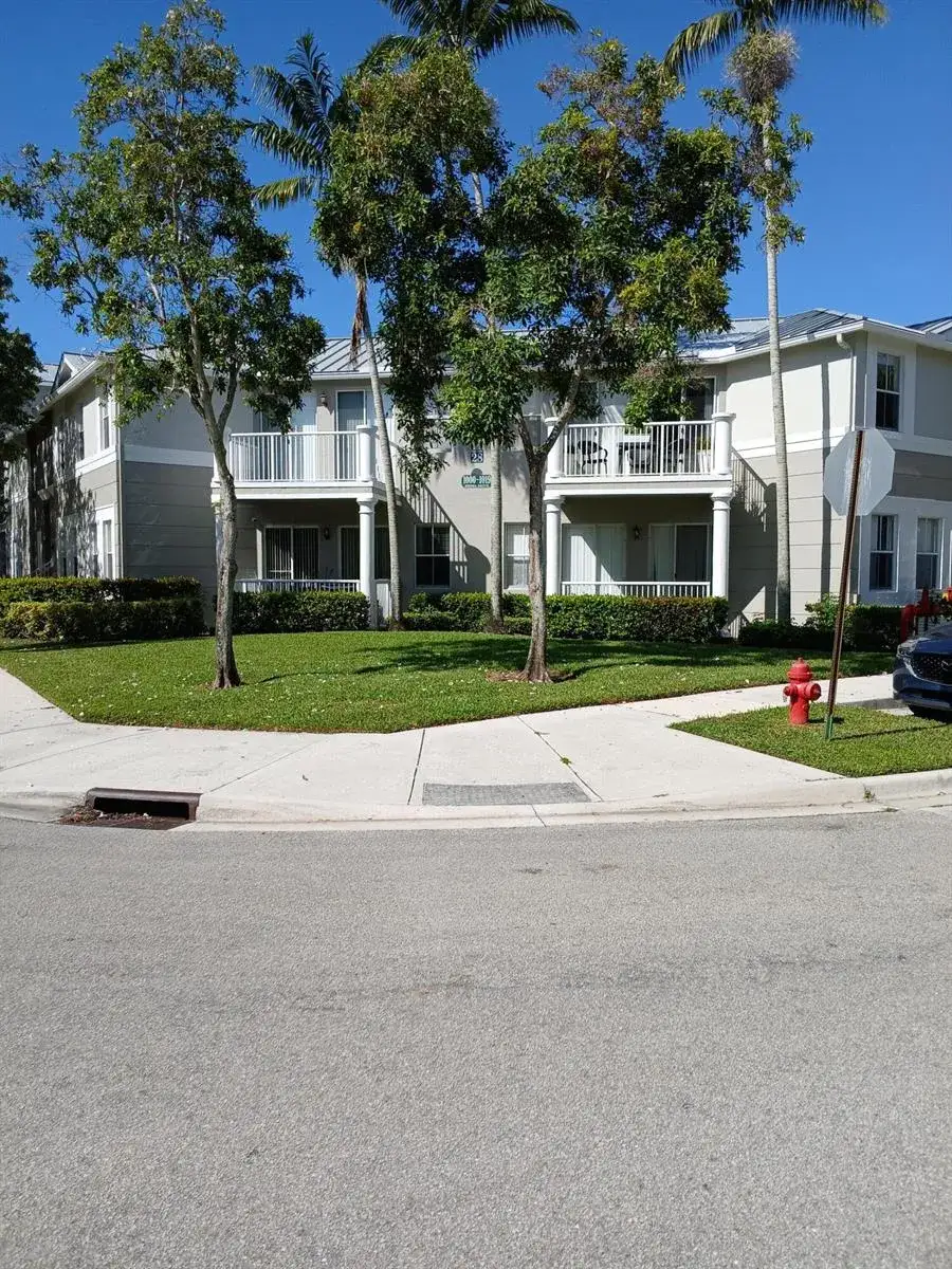 3 bedroom 2 bath Residential Lease for rent at 1016 Shoma Drive, Royal Palm Beach FL 33414