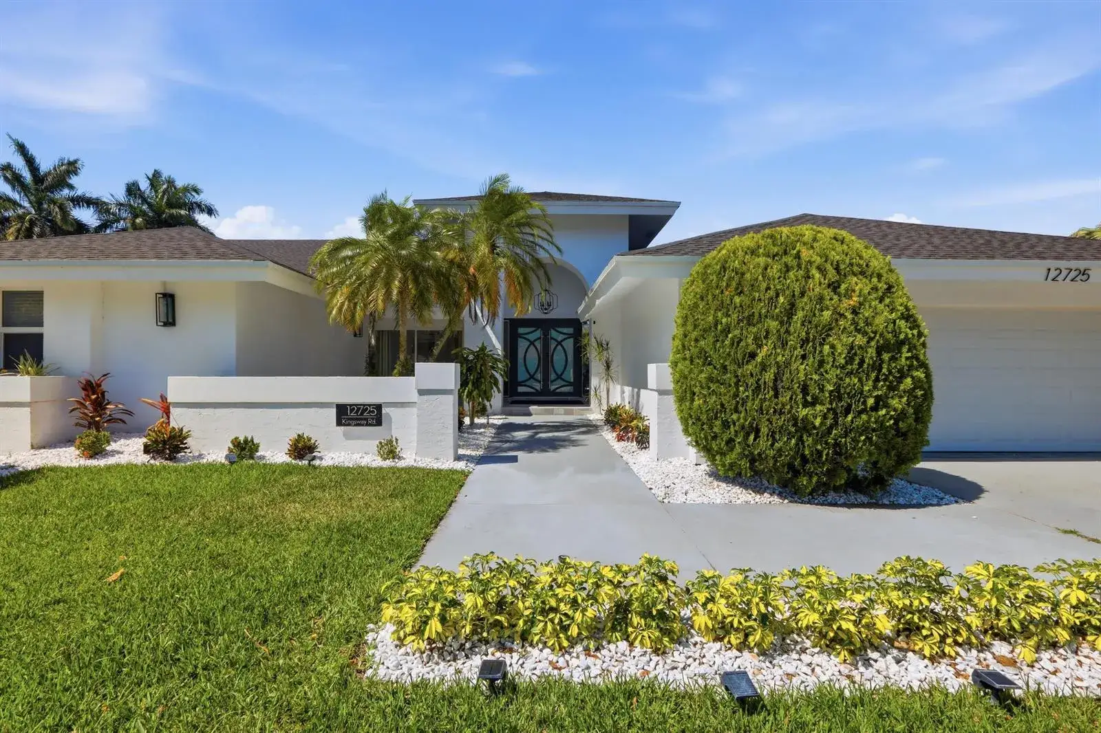 5 bedroom 2 bath Residential Lease for rent at 12725 Kingsway Road, Wellington FL 33414