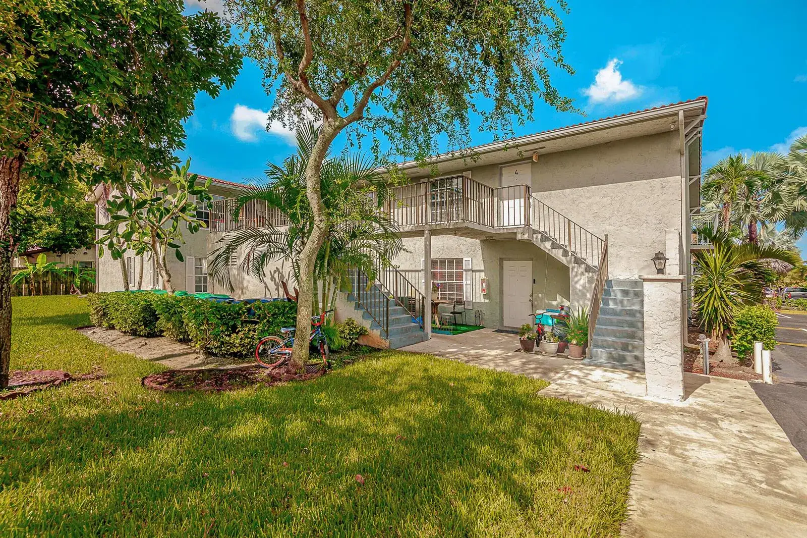 3 bedroom 2 bath Residential Lease for rent at 8706 W Sample Road # 4, Coral Springs FL 33065