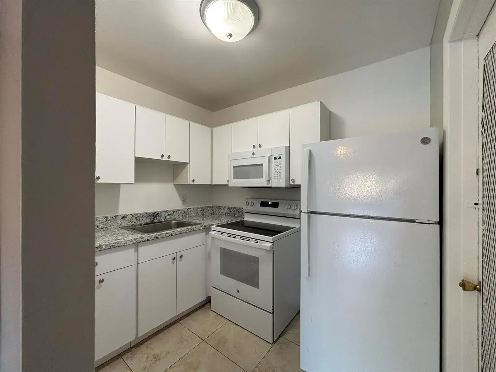 2 bedroom 1 bath Residential Lease for rent at 491 NW 42nd Avenue # 4, Plantation FL 33317