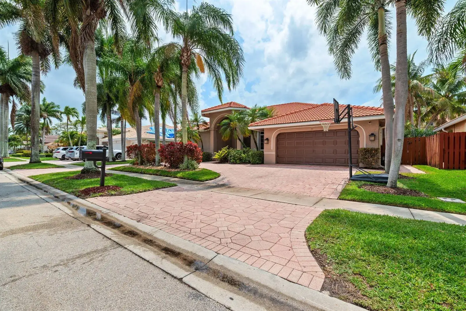 4 bedroom 3 bath Residential for sale at 77 NW 108th Way, Plantation FL 33324